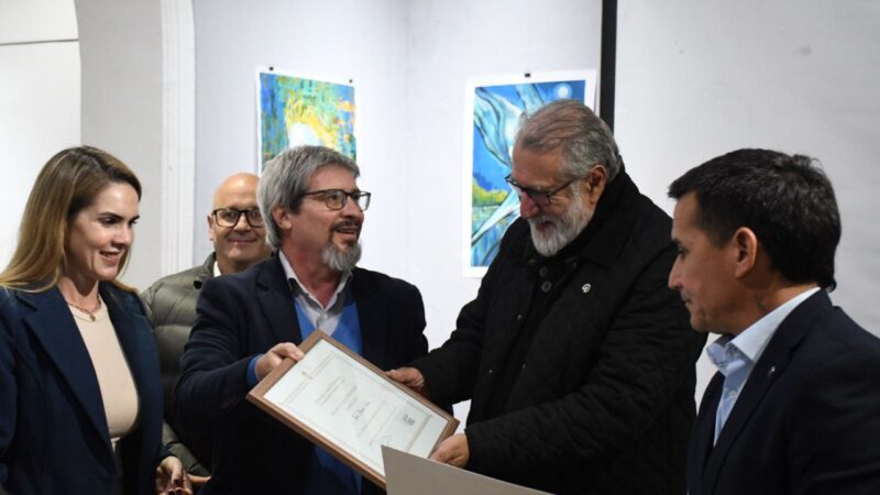 LA MUNICIPALIDAD RINDE HOMENAJE A JOSÉ KURA POR SUS 40 AÑOS CON EL ARTE